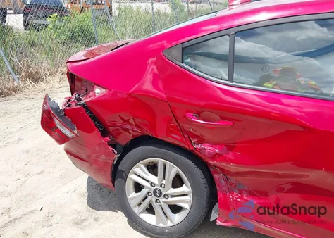 2019 Hyundai Elantra Sel z USA, uszkodzony, nr VIN KMHD84LF2KU842850